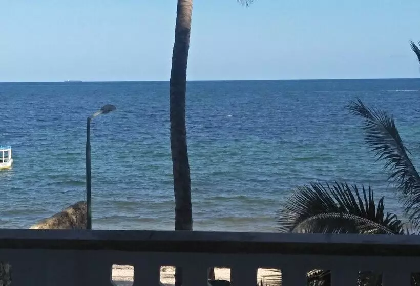 Travellers Beach Hotel & Club