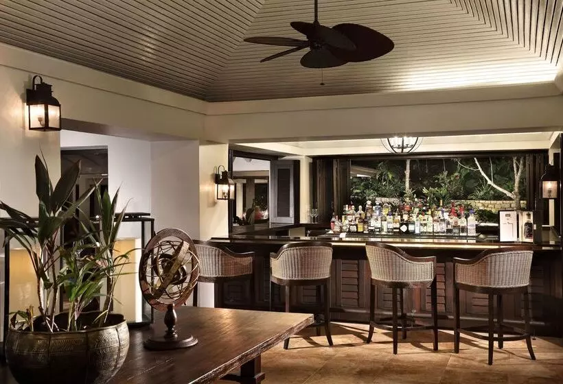 استراحتگاه Half Moon