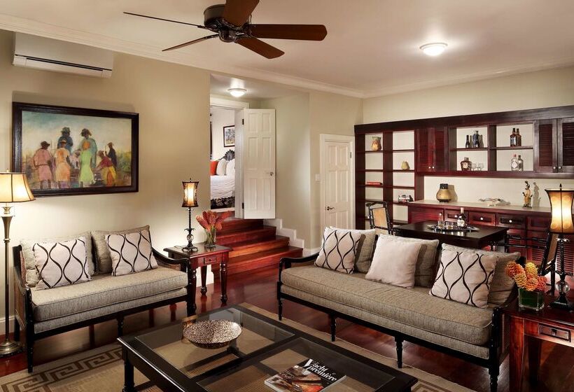 استراحتگاه Half Moon