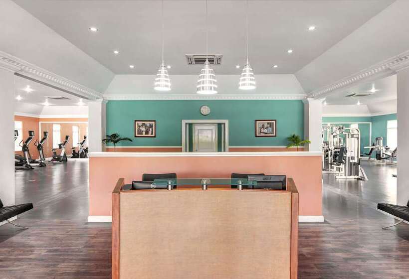 استراحتگاه Half Moon