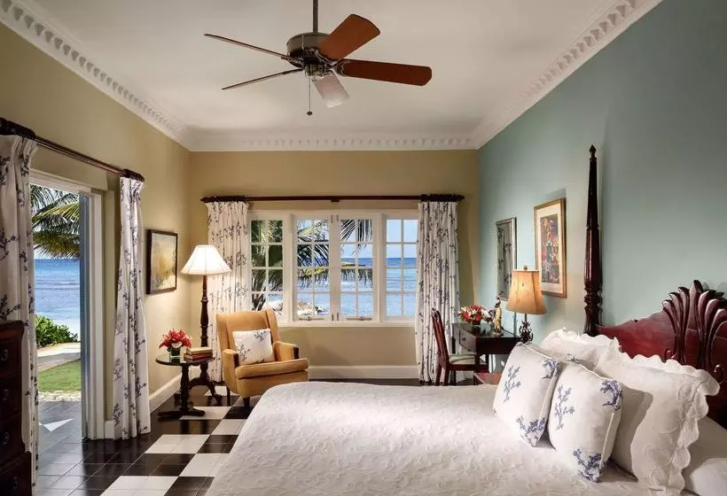 استراحتگاه Half Moon