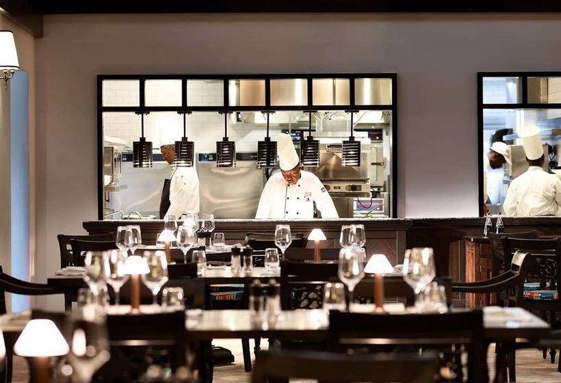 استراحتگاه Half Moon