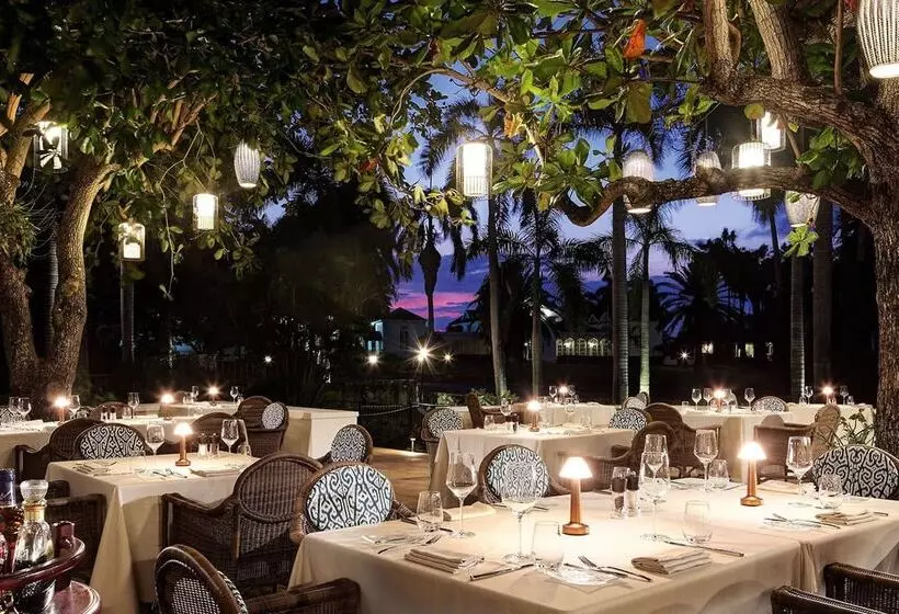 استراحتگاه Half Moon