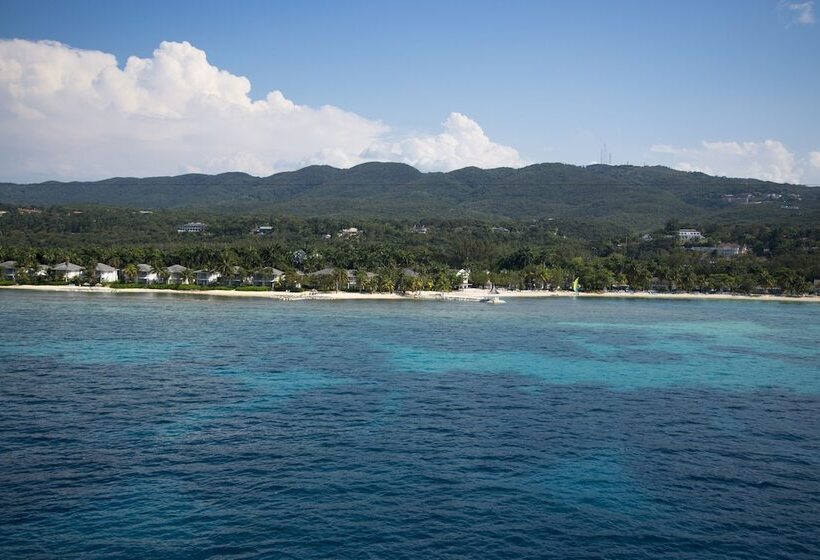 استراحتگاه Half Moon