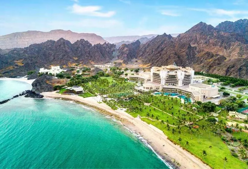 هتل Al Bustan Palace, A Ritzcarlton