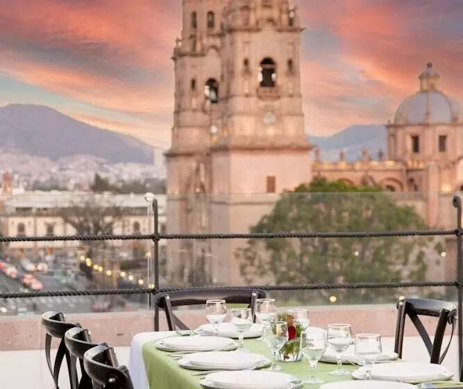 Отель Alameda Centro Historico