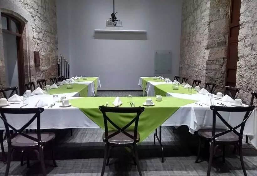 Отель Alameda Centro Historico