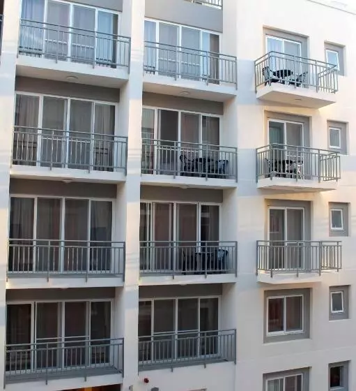 هتل Atlantis Lodge