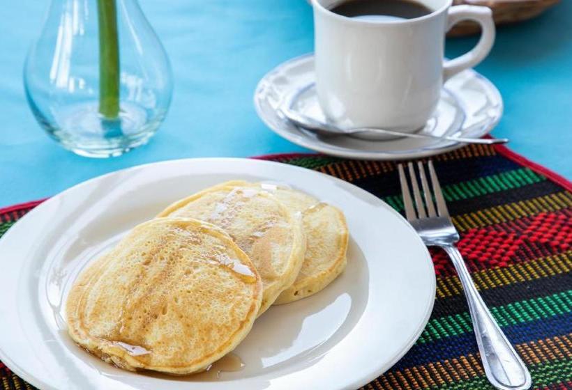 هتل Capital O La Estancia