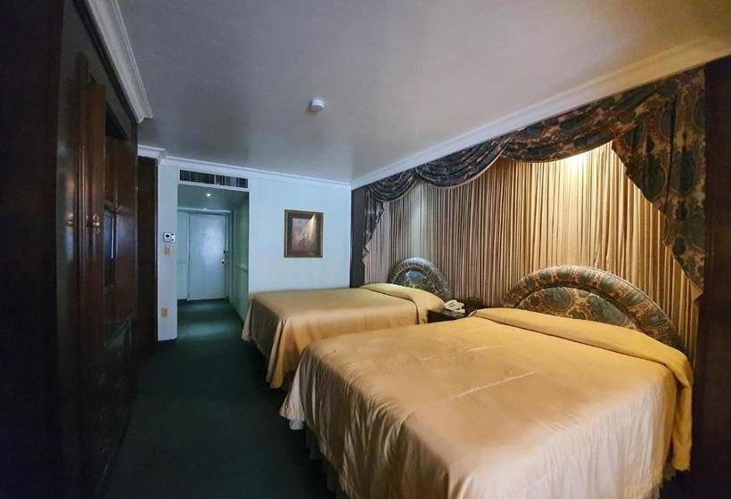 هتل Capital O La Estancia