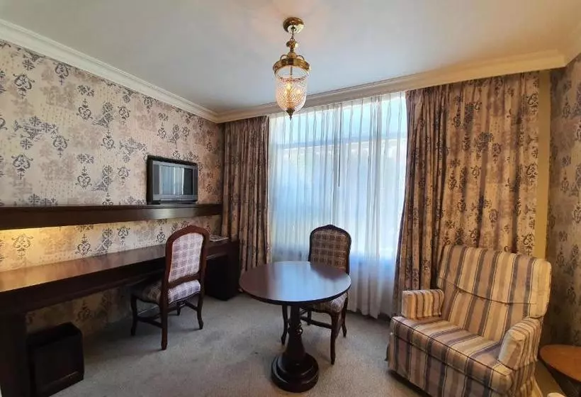 Отель Capital O La Estancia