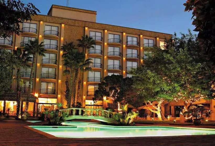 Hotelli Lucerna Tijuana