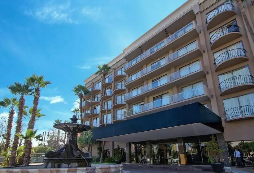 Hotelli Lucerna Tijuana