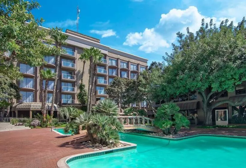 Hotelli Lucerna Tijuana