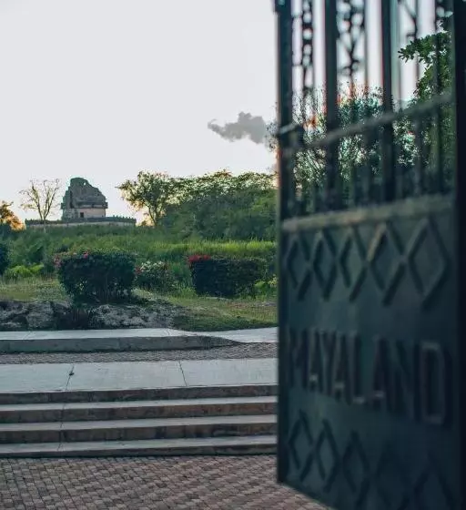 Mayaland Hotel & Bungalows