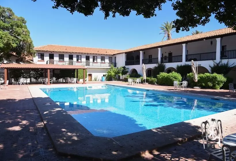 Hotelli Playa De Cortes