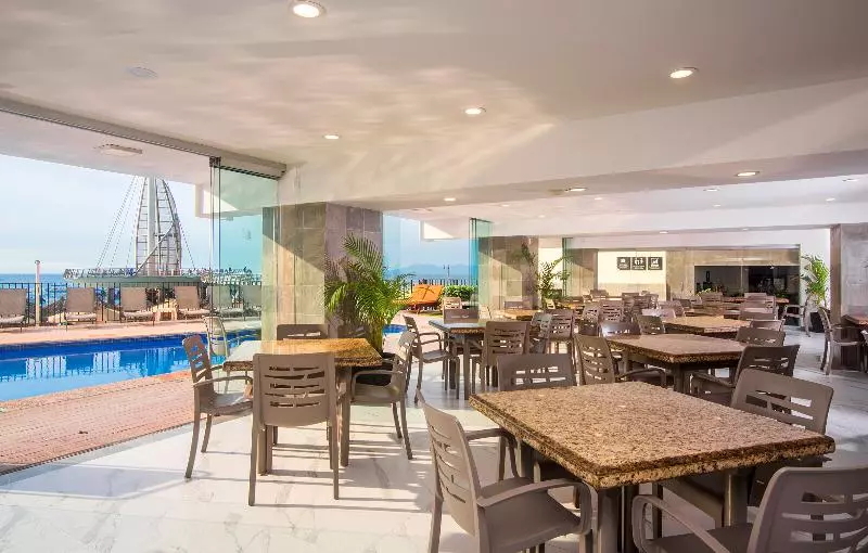 Отель Delfin Pv Beach Resort