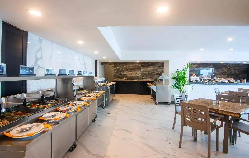 Отель Delfin Pv Beach Resort