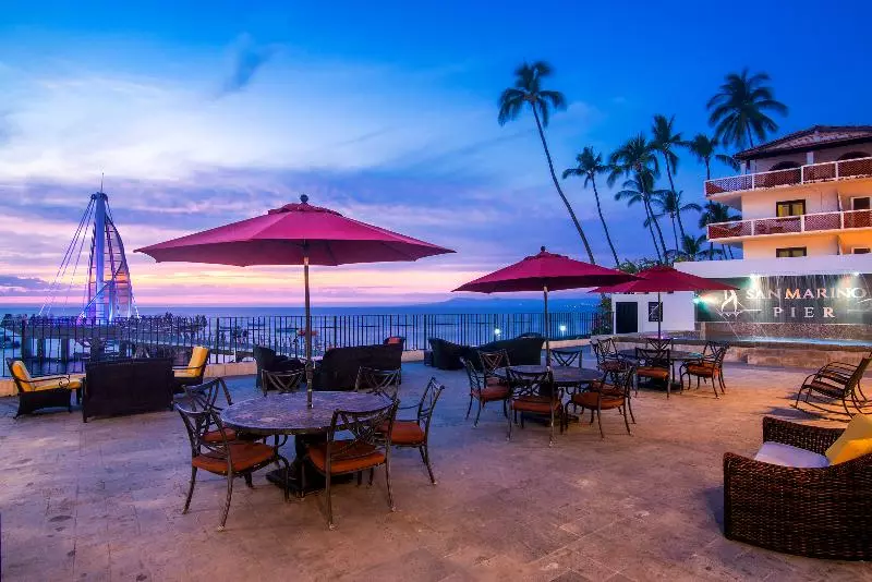 Отель Delfin Pv Beach Resort