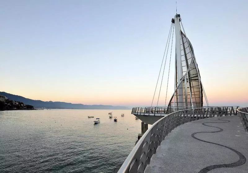 Отель Delfin Pv Beach Resort