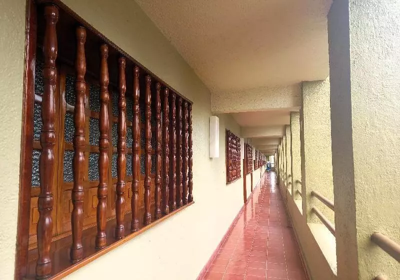 호텔 Suites Colonial