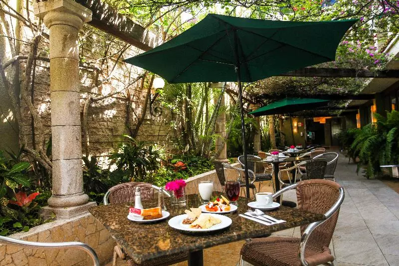 호텔 Suites Colonial