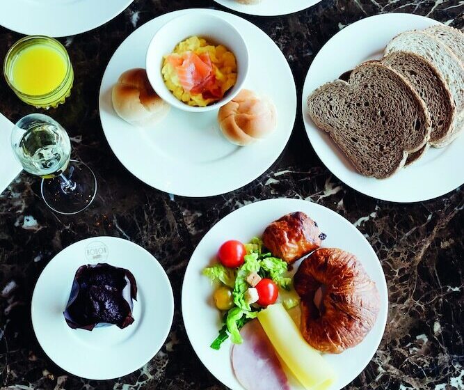 Apollo Hotel Amsterdam, A Tribute Portfolio