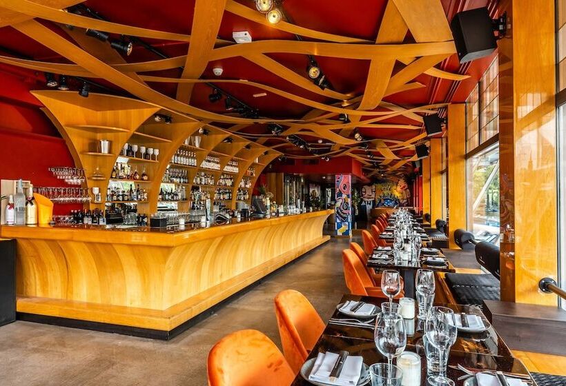 Apollo Hotel Amsterdam, A Tribute Portfolio