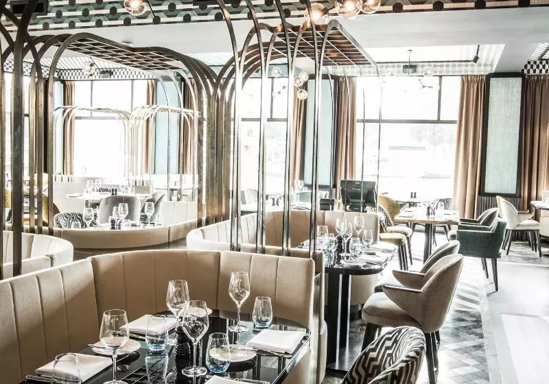 Apollo Hotel Amsterdam, A Tribute Portfolio