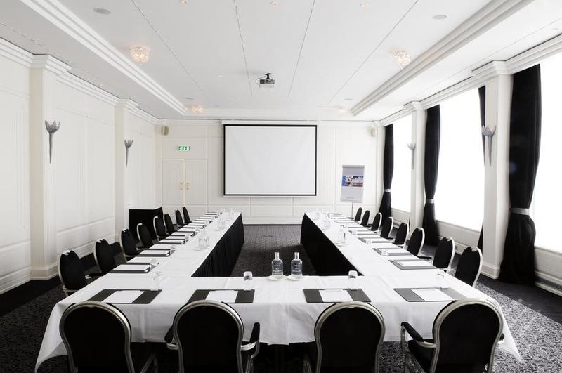 Apollo Hotel Amsterdam, A Tribute Portfolio