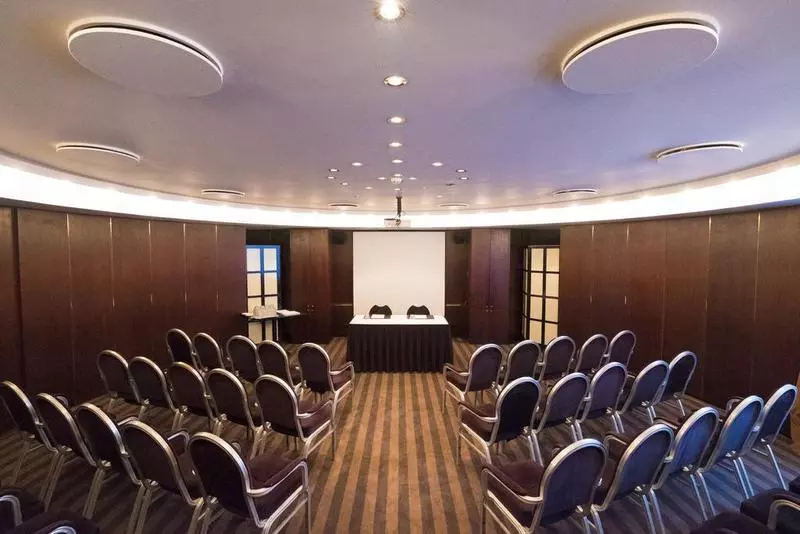 Apollo Hotel Amsterdam, A Tribute Portfolio