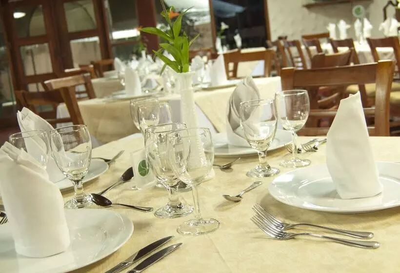 هتل Best Western Las Mercedes Airport