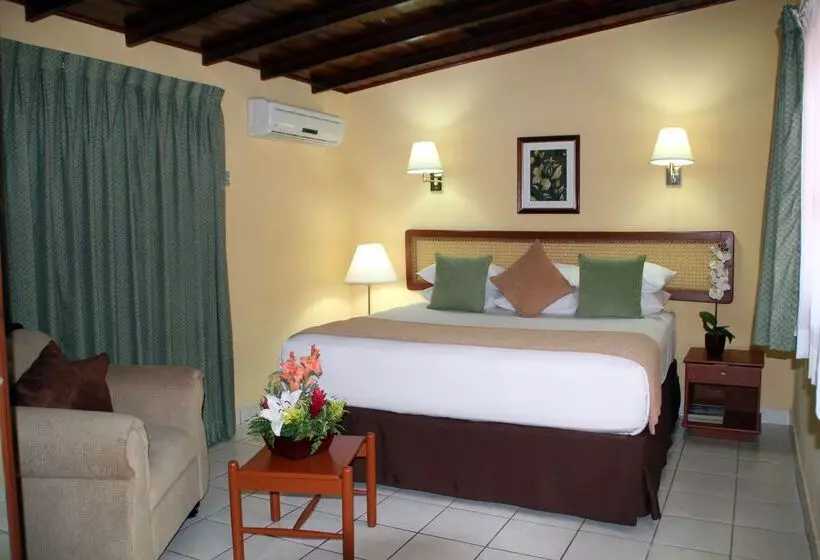 هتل Best Western Las Mercedes Airport
