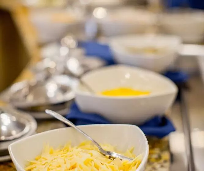 هتل Best Western Las Mercedes Airport