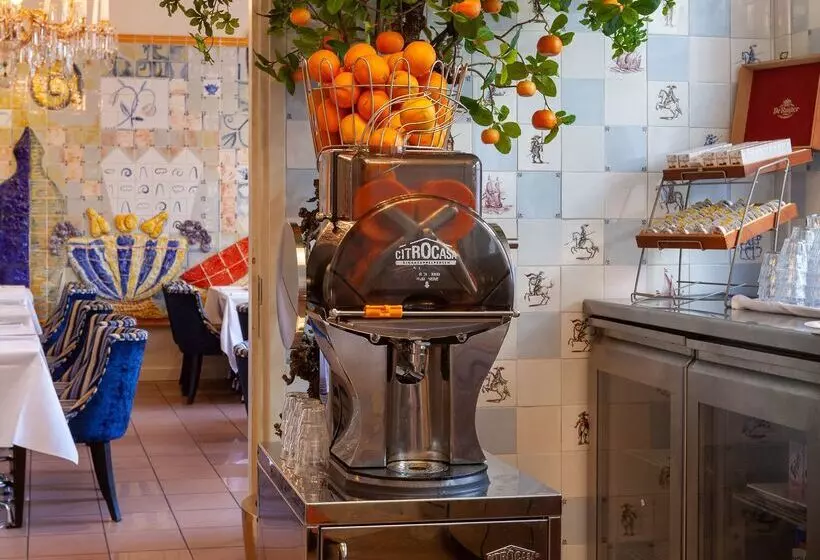 Grand Museum Hotel, Bw Signature Collection