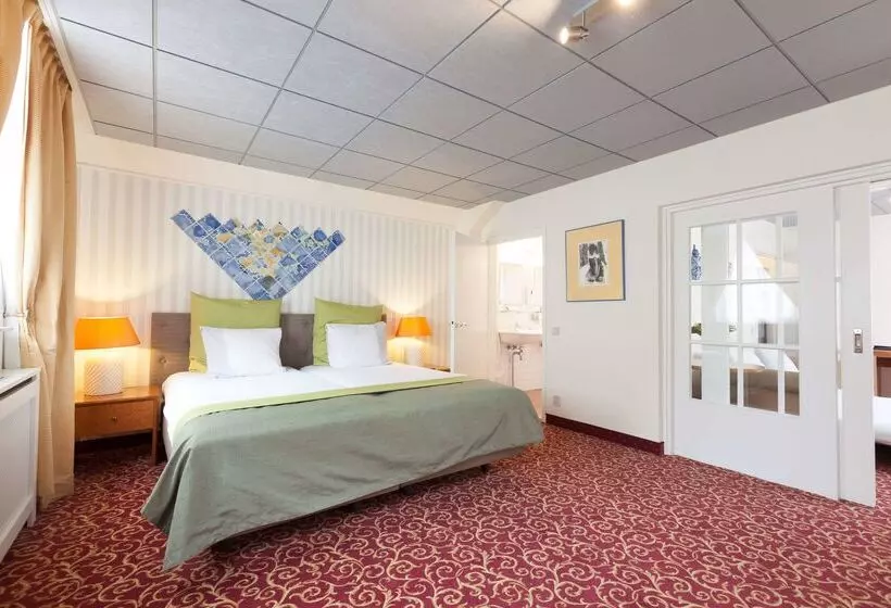 Grand Museum Hotel, Bw Signature Collection