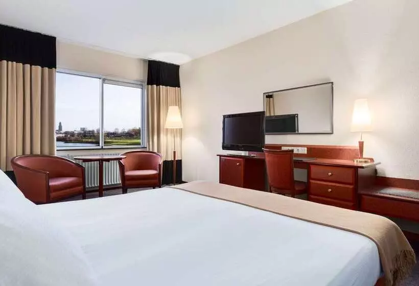 호텔 NH Arnhem Rijn