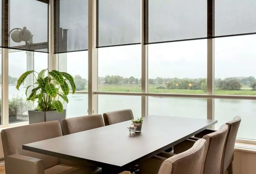 호텔 NH Arnhem Rijn
