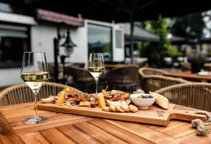 Отель De Oringer Marke & Stee By Flow