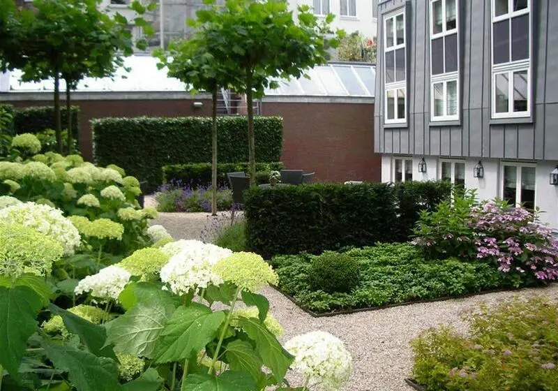 S&A Vondel Park Hotel