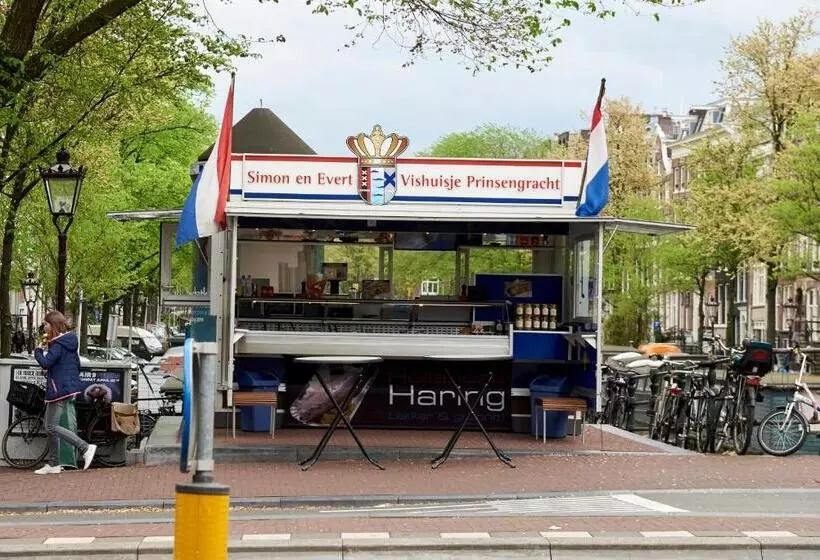 Отель The Townhouse