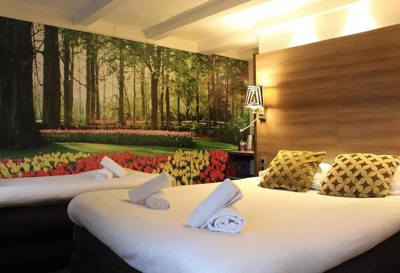 Отель The Townhouse