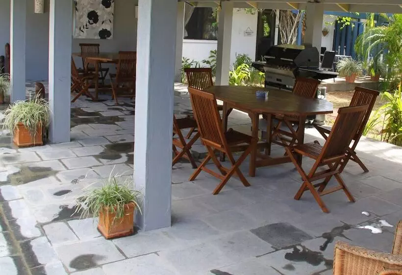 Pacific Lagoon Apartments