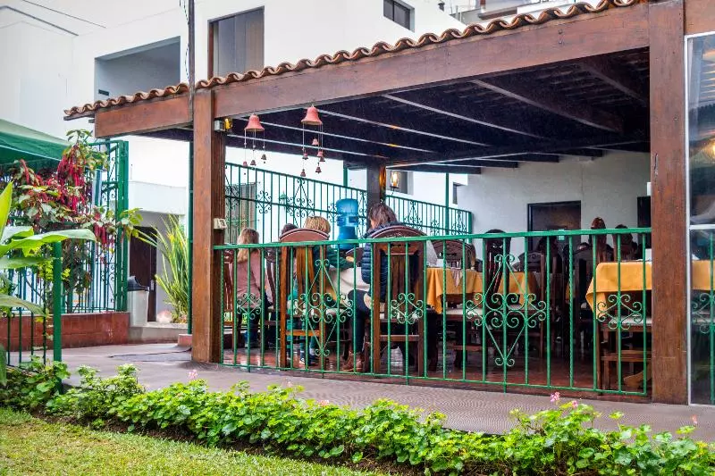 مسافرخانه Senorial