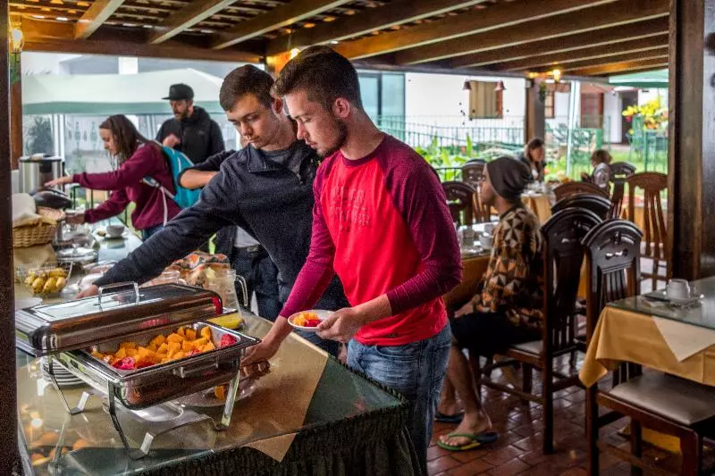 مسافرخانه Senorial