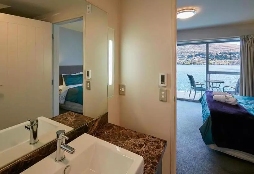 בית מלון כפרי Alpine Village