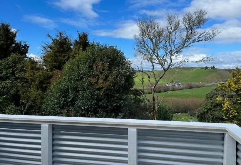 호텔 Caves Motor Inn