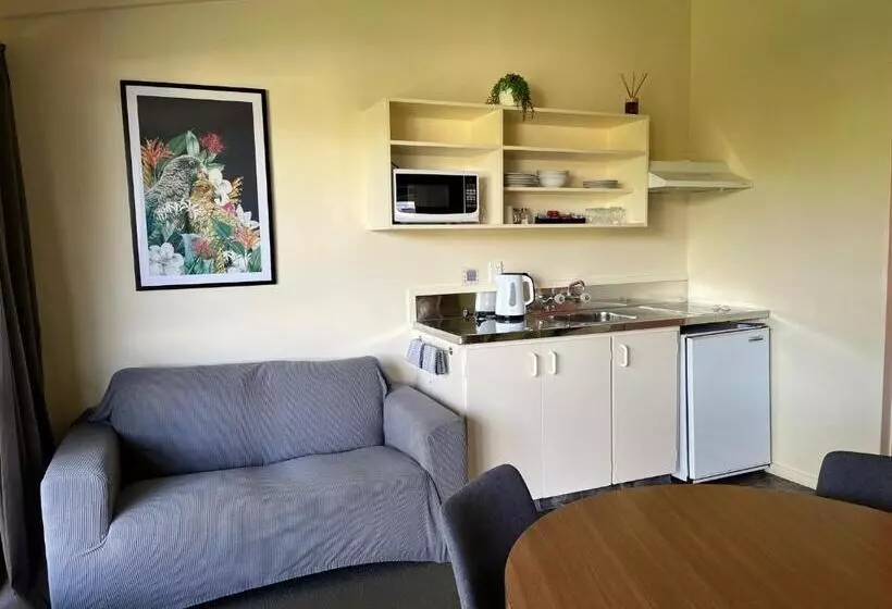 호텔 Caves Motor Inn