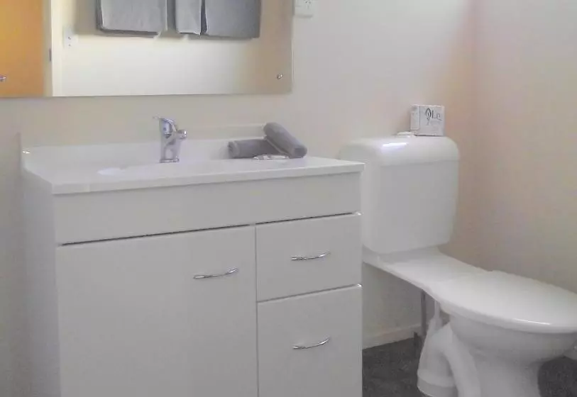 호텔 Caves Motor Inn