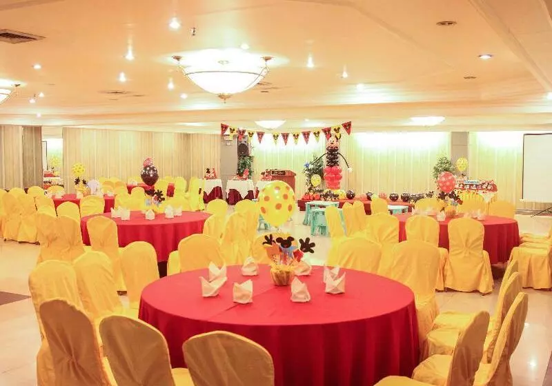 בית מלון כפרי De Luxe